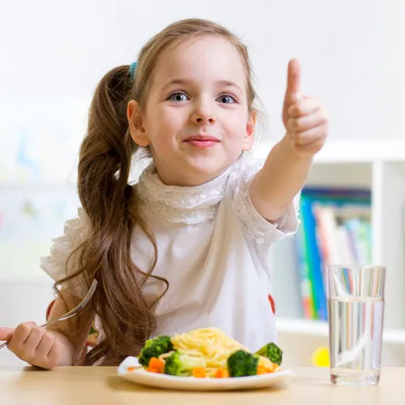 غذاء الطفل من عمر 4 إلى 8 سنوات