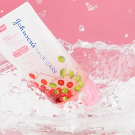 خطوات توحيد لون البشرة طبيعيًّا مع جونسون