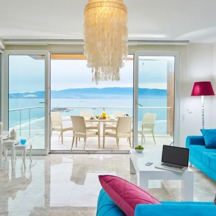 أبراج الفلك والديكورات: الأزرق في منازل مواليد برج السرطان