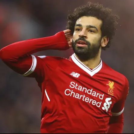 فتاة طلبت الزواج من محمد صلاح.. ماذا كان رد الجمهور؟