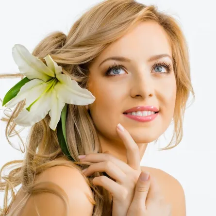 تفتيح البشرة قبل الزفاف بواسطة قناع الكركم الهندي