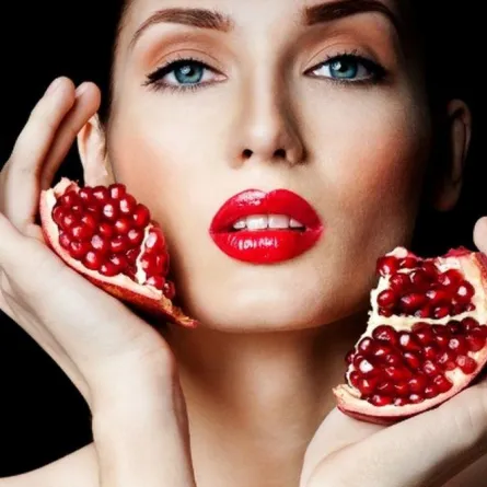 ماسك الرمان مهم جداً لتغذية البشرة هذا الفصل