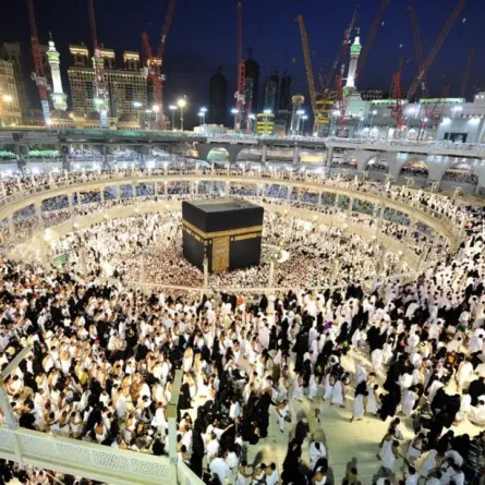 أكبر كثافة بشرية يشهدها الحرم المكي ليلة النصف من شعبان