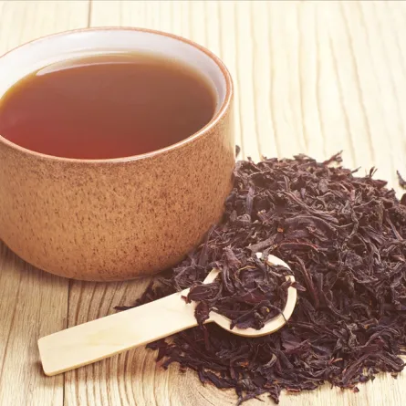 الشاي الأسود وبيكربونات الصودا لـ علاج رائحة القدمين...  كيف؟