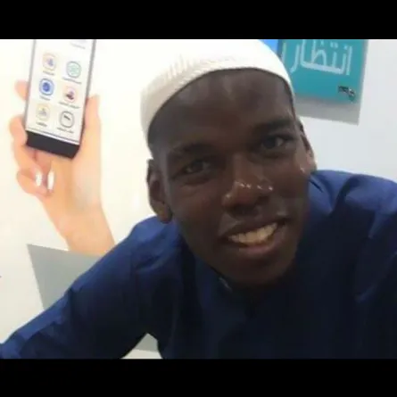 فيديو.. النجم الفرنسي "بوغبا" يزور مركزاً لذوي الاحتياجات الخاصة في مكة