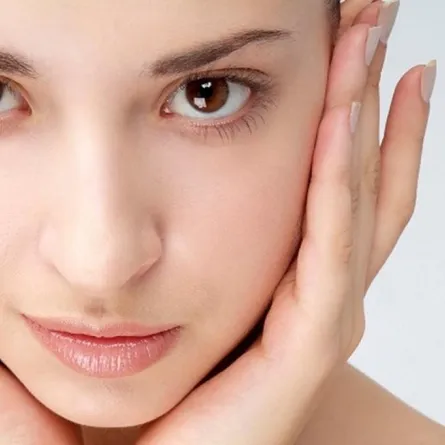 ماء الورد سلاحكِ لمحاربة احمرار والتهاب البشرة في الصيف