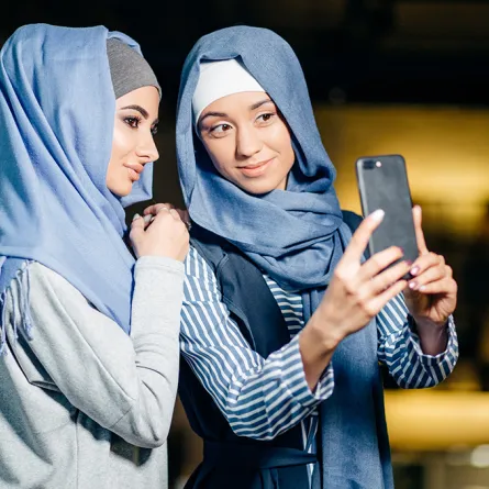 مخاطر الأجهزة الذكية على المراهقين