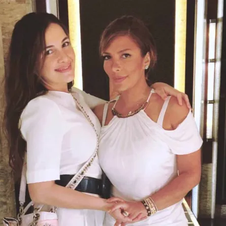 اصالة وابنتها شام جمعتهما الموضة والاطلالات الجريئة