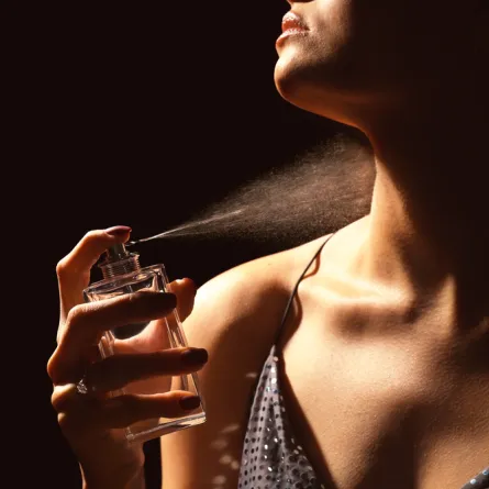 العطور المفضلة لدى النجمات العالميات