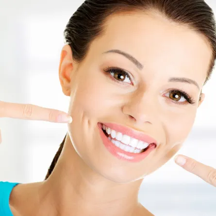 أحدث تقنيات تقويم الأسنان لابتسامة مثالية