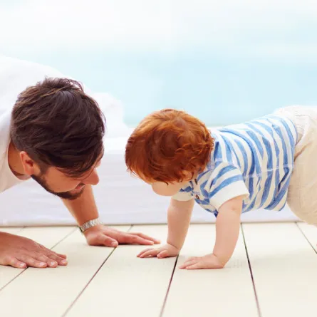 علامات حبو الطفل