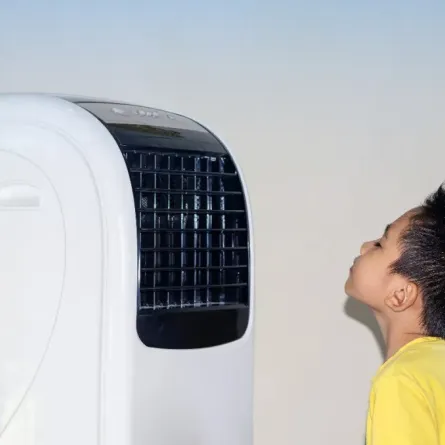 كيف تحمين طفلك من نزلات البرد التي يسببها المكيف في الصيف؟