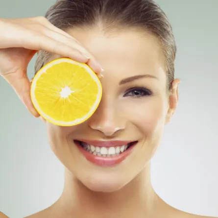 خلطات ديتوكس طبيعية تعيد للبشرة تألقها