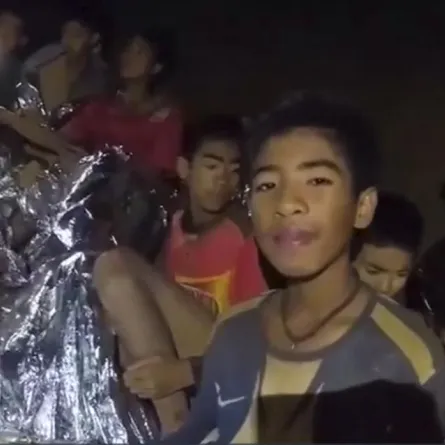 رئيس الفيفا يدعو "أطفال الكهف" لحضور المباراة النهائية