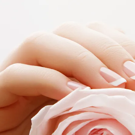 طرق تبييض الاظافر في ست وصفات طبيعية.. تعرّفي إليها