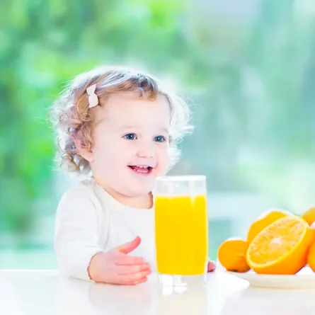 8 احتياطات قبل إعطاء طفلك عصير البرتقال