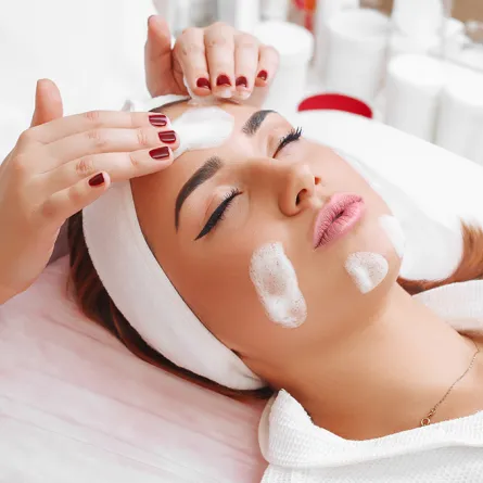 خلطات طبيعية لتهدئة حبوب الوجه