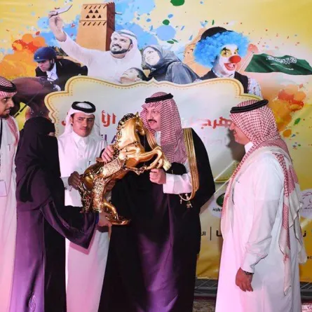 أم كلثوم البارقي أول محكِّمة معتمدة في سباقات الخيول