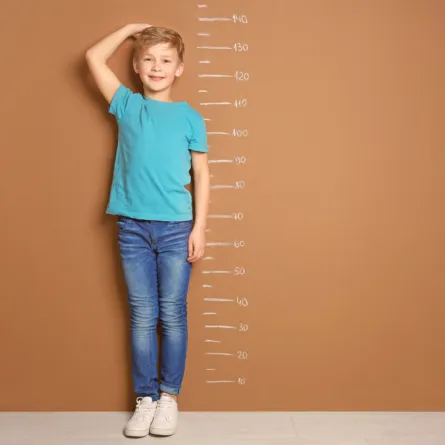 طول الطفل الطبيعي وعلاج قصر القامة