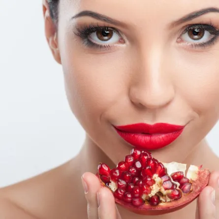 فوائد الرمان للبشرة... تخلّصي من التجاعيد على غرار الكوريات