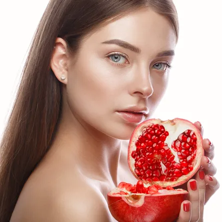 مع فوائد الرمان للبشرة... عالجي البثور وحاربي الشيخوخة