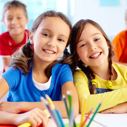 أهمية الصداقة المدرسية وتأثيرها على الطفل