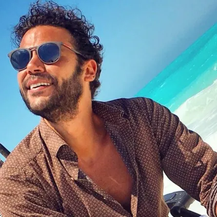 محمد عادل إمام لم يتزوج سرًّا ..ولكن "العروس في الطريق"