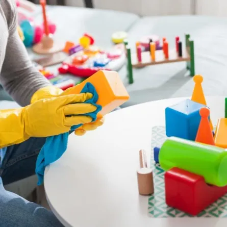 خطوات التدبير المنزلي للحفاظ على ألعاب الطفل نظيفة