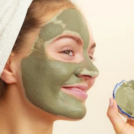 قناع طبيعي لعلاج بثور الوجه الملتهبة