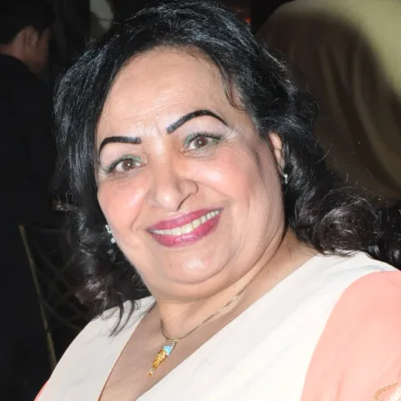 الفنانة أمل عباس... تبحث عن متبرع