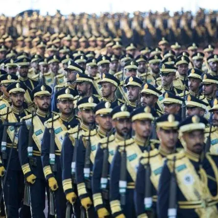 وزير الداخلية السعودي يشهد تخريج "الضُباط الجامعيين" في كلية فهد الأمنية