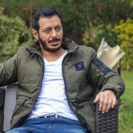 مصطفى شعبان يكلف جمهوره بكتابة مسلسله الجديد وأحدهم يطلب "مليون جنيه"