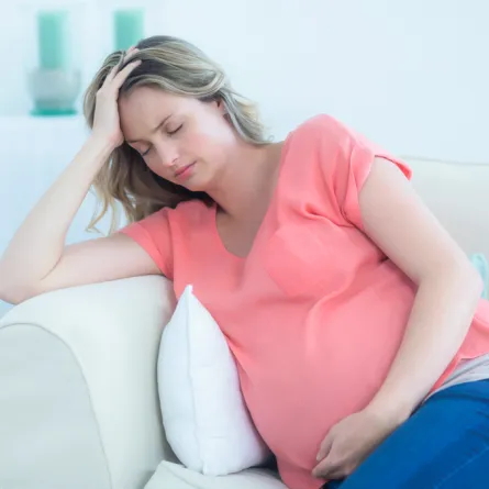 الفرق بين صداع الدورة وصداع الحمل