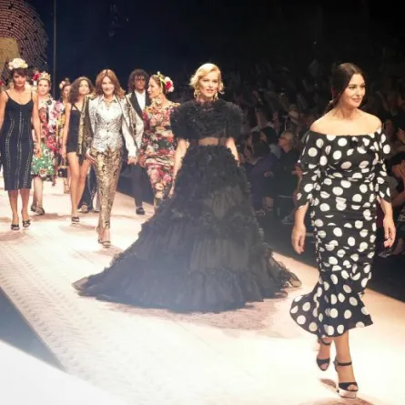 ختام أسبوع الموضة في ميلان بين دولتشي أند غابانا وجيورجيو ارماني