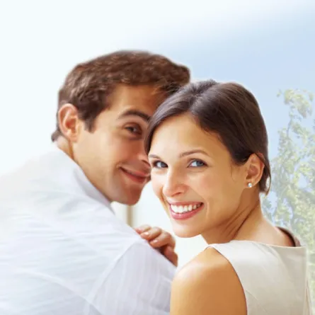 عبارات رومانسية وشعر حب يحتاج زوجكِ لسماعها منك