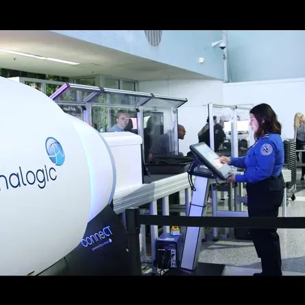 فيديو.. ابتكار ماسح ضوئي جديد للتفتيش في المطارات