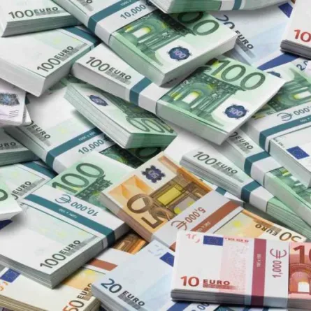 مدير بنك في إيطاليا يسرق أرصدة الأغنياء ويُعطيها إلى الفقراء!