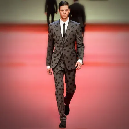 بدل رجالية منقطة من أشهر الماركات وعلى طريقة النجوم