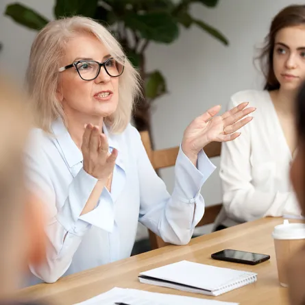 تعرفي إلى مفاتيح شخصية مديرتك في العمل، بحسب برجها