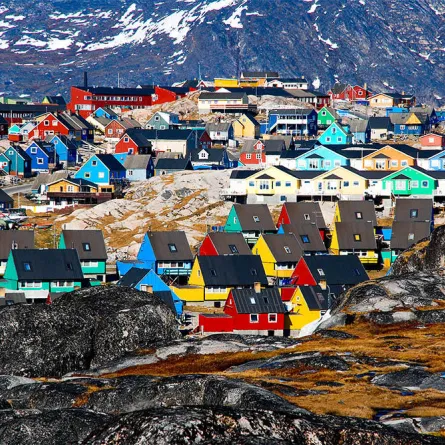 السحر المتجمد.. تعرفوا إلى «جرينلاند» أكبر جزيرة في العالم