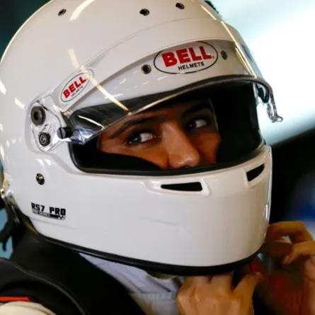 ريما الجفالي سعودية تشارك في سباق سيارات