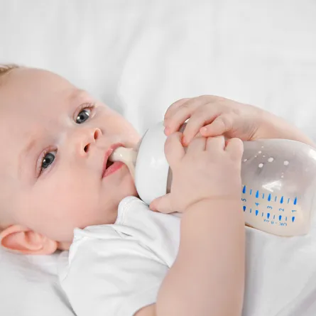 أعراض عدم تحمُّل الرضيع للاكتوز الحليب الصناعي