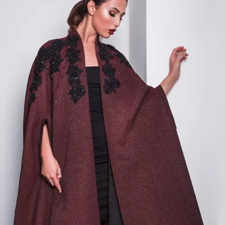 عبايات إماراتية واسعة.. أناقة واحتشام!