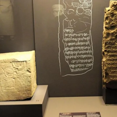 شخبوط آل نهيان: "روائع آثار المملكة" إضافة ثرية لمتحف اللوفر أبو ظبي