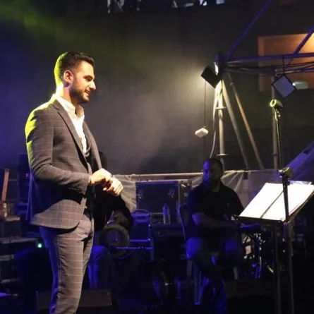 يعقوب شاهين يعيد  تقديم أغنية عبد الله الرويشد "اللي نساك"