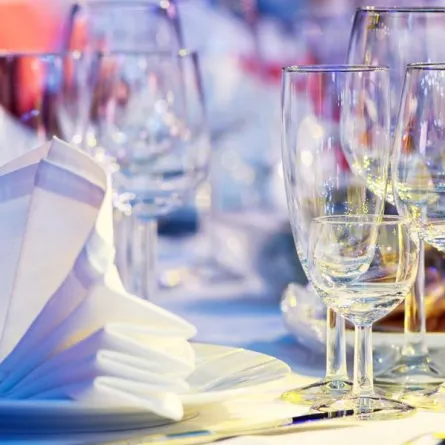 اتيكيت ترتيب طاولة الطعام شبه الرسمية