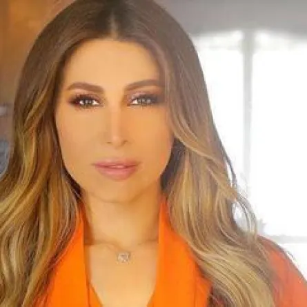 الفنانة يارا بالقفطان المغربي من حفل زفاف بمدينة طنجة