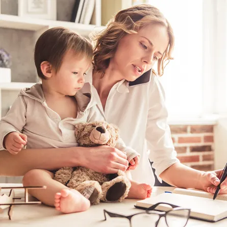 الأمومة ما بين الواقع والإنستغرام