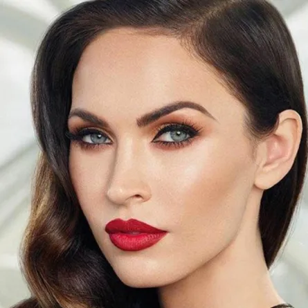 مكياج أحمر الشفاه الجريء من النجمات