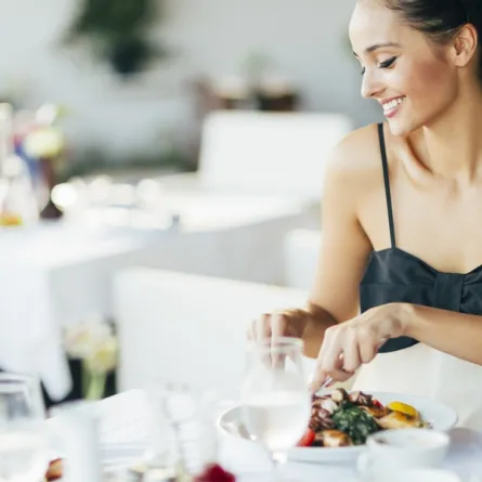 اتيكيت المطعم: التصرف ببقايا الطعام